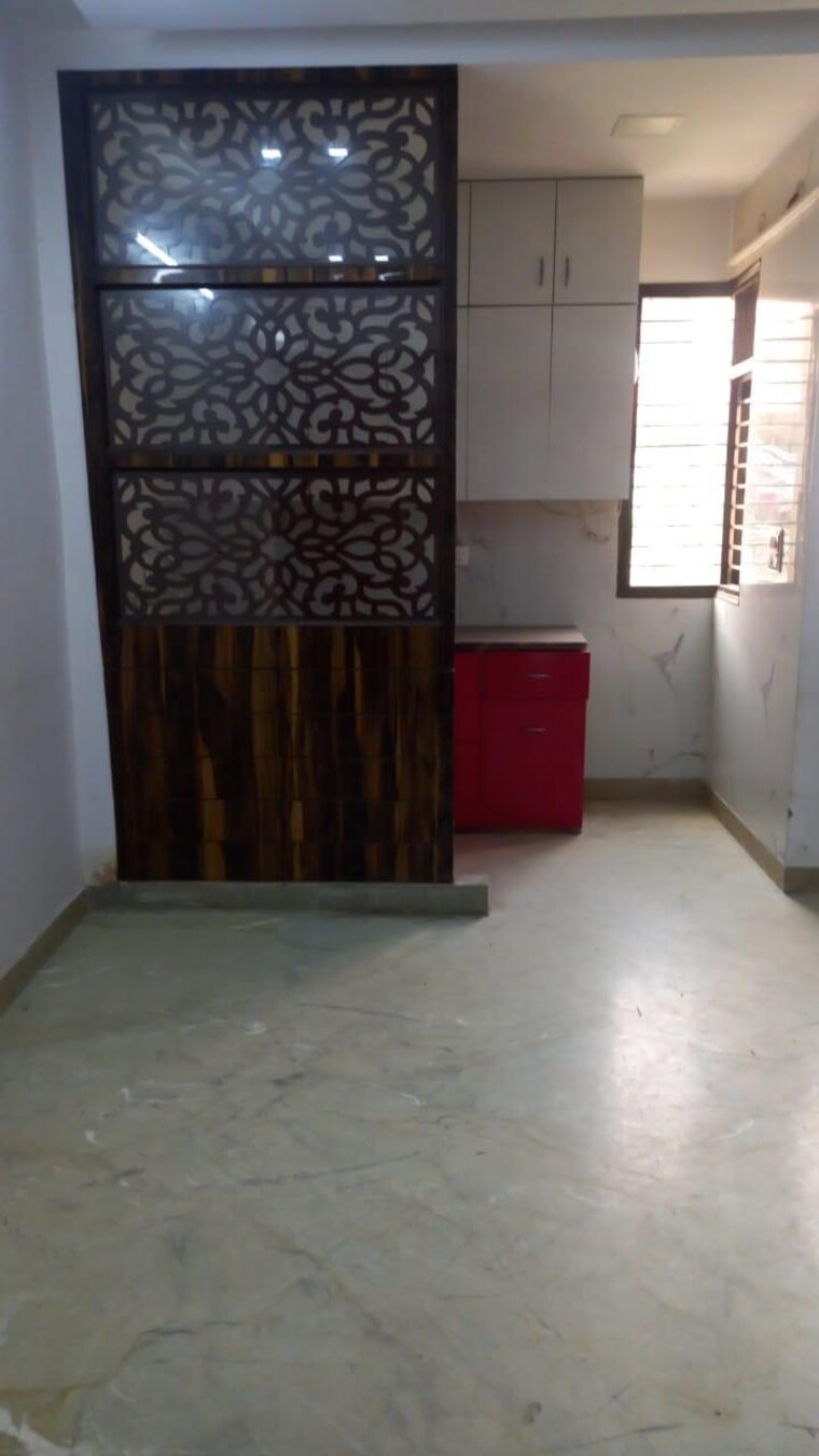 Room, rohini sector 8 2 Bedroom 650 Sq.Ft. Builder Floor In Rohini Sector 8 Delhi 9588193