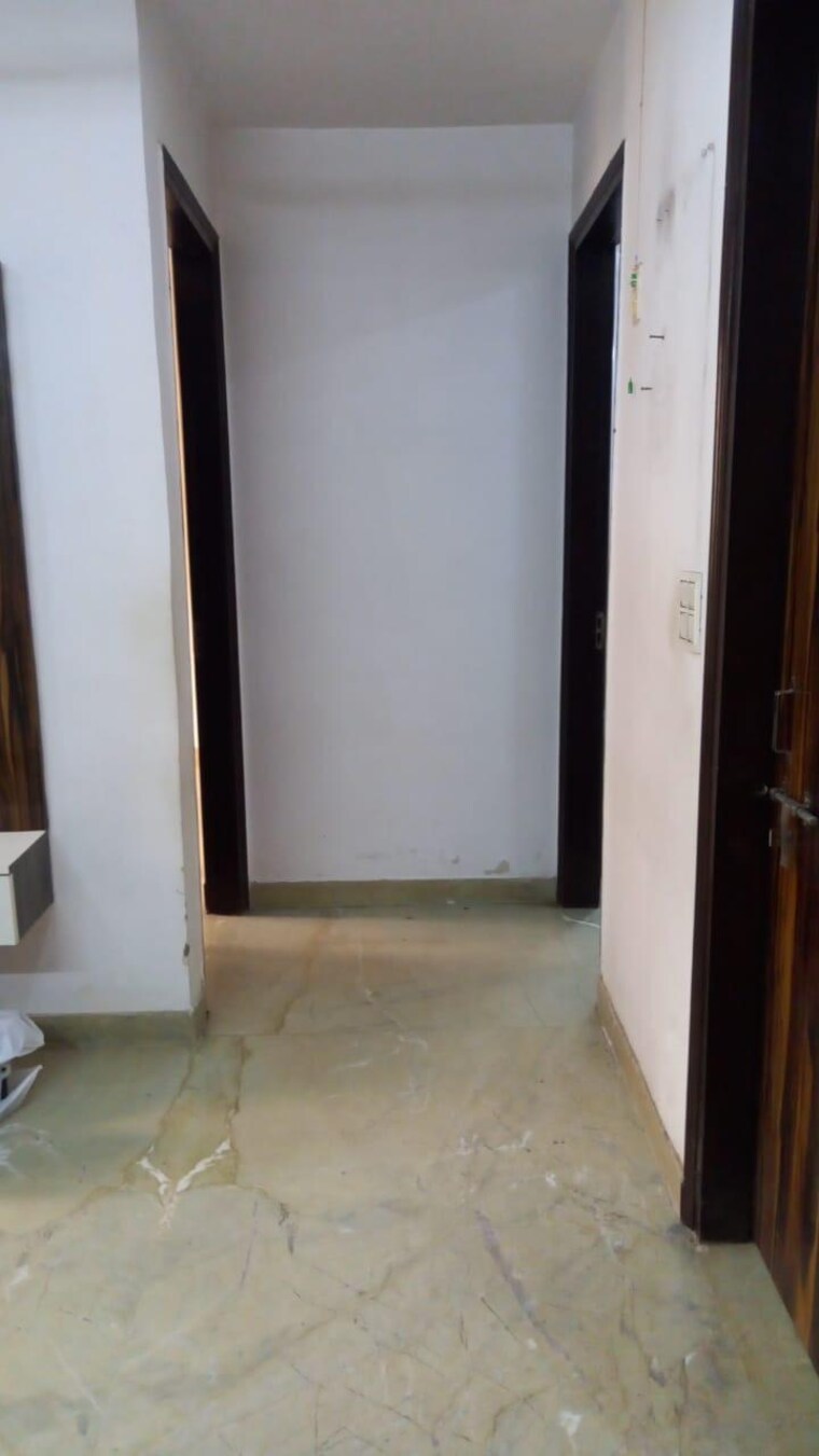 Room, rohini sector 8 2 Bedroom 650 Sq.Ft. Builder Floor In Rohini Sector 8 Delhi 9588193