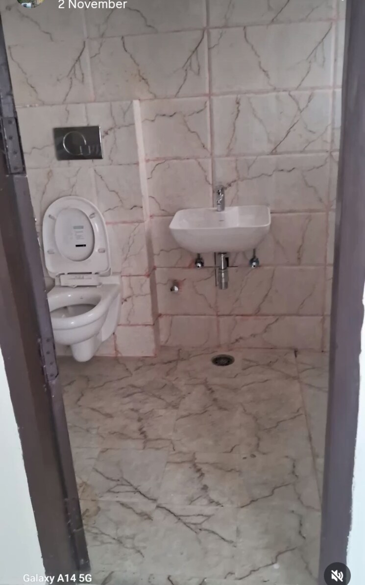 Bathroom, maya-garden-city 3 Bedroom 1450 Sq.Ft. Apartment In Lohgarh Zirakpur 9588235