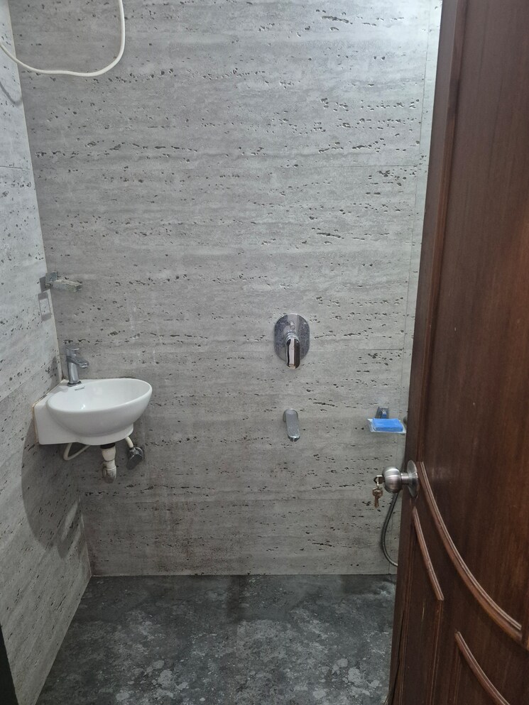 Bathroom, ekta-bhoomi-classic 1 Bedroom 440 Sq.Ft. Apartment In Kandivali West Mumbai 9588228