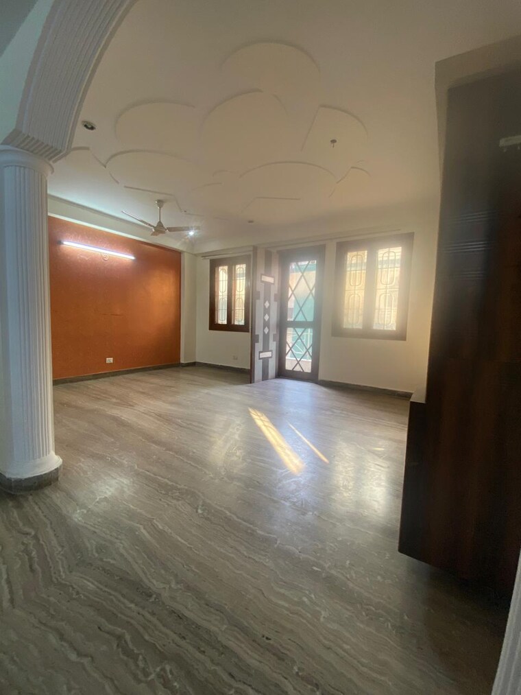 Room, vasant kunj 3 Bedroom 250 Sq.Yd. Builder Floor In Vasant Kunj Delhi 9588222