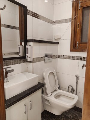 Bathroom in 4 BHK Apartment at South City 1 – for Rent