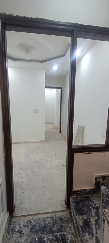 Room in 1 BHK Builder Floor at Rohini Sector 7 – for Rent