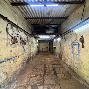  Shop For Rent in Vikhroli West