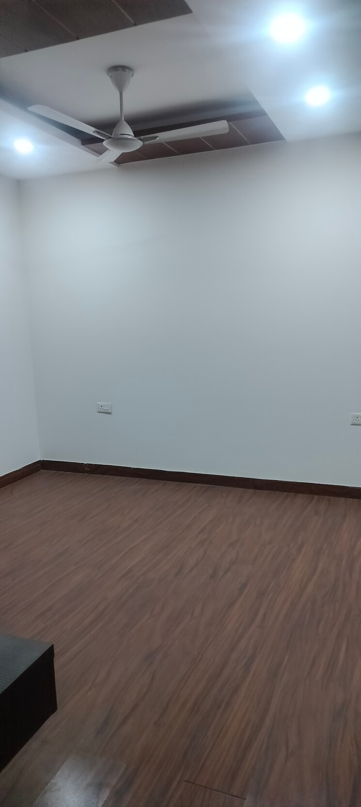 Room, janakpuri 4 Bedroom 2800 Sq.Ft. Builder Floor In Janakpuri Delhi 9588386