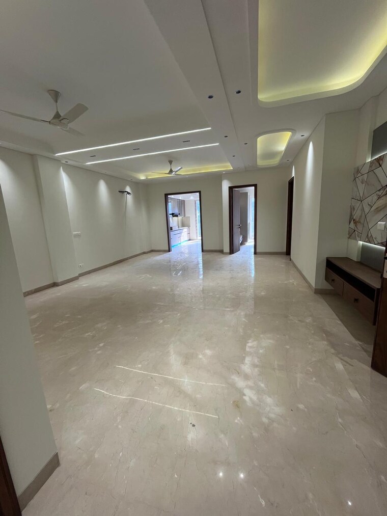 Room, madhur-apartment 3 Bedroom 1350 Sq.Ft. Apartment In Paschim Vihar Delhi 9588405