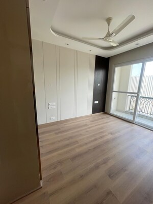 Room in 3 BHK Builder Floor at Anant Raj Ashok Estate, Sector 63a – for Rent