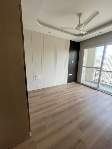 Room in 3 BHK Builder Floor at Anant Raj Ashok Estate, Sector 63a – for Rent