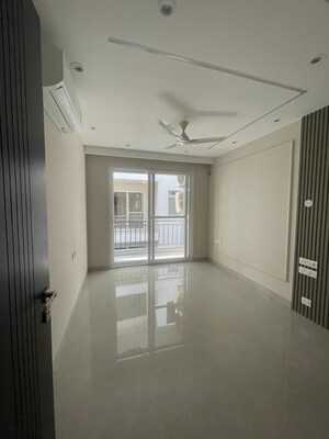 Building Lobby in 3 BHK Builder Floor at Anant Raj Ashok Estate, Sector 63a – for Rent