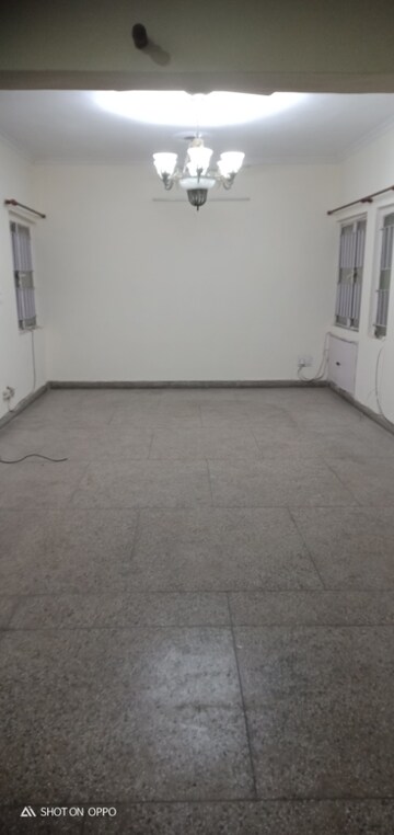 Room in 2 BHK Apartment at DDA Rosewood Apartments, Vasant Kunj – for Rent