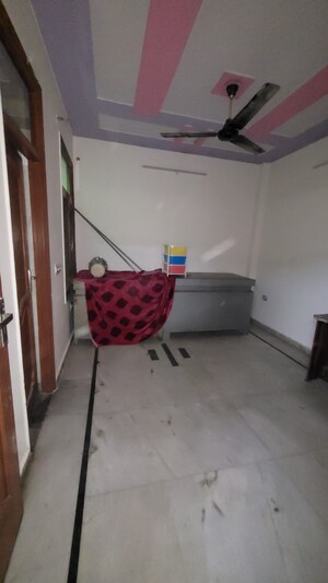 Bedroom in 2 BHK Apartment at Dilshad Garden – for Rent