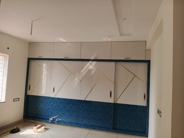 Room in 3 BHK Apartment at Benz Circle – for Sale