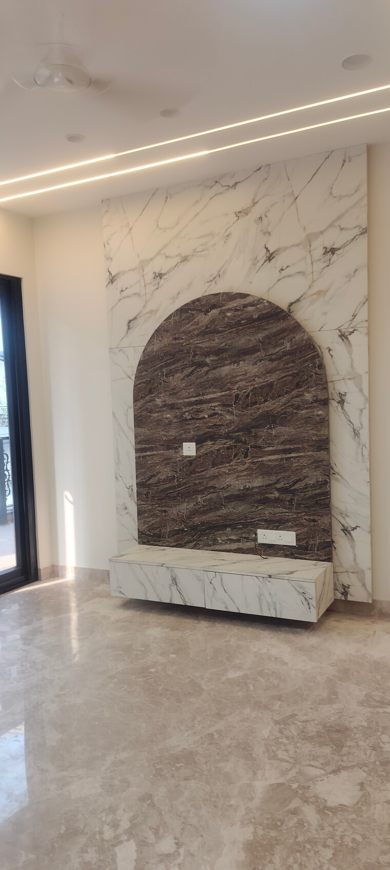 Room, janakpuri 4 Bedroom 325 Sq.Yd. Builder Floor In Janakpuri Delhi 9588561