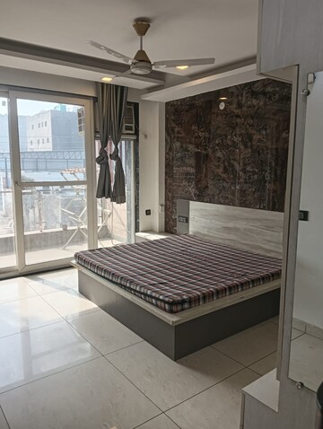 Bedroom in 1 BHK Builder Floor at DLF Atria, Dlf Phase ii – for Rent