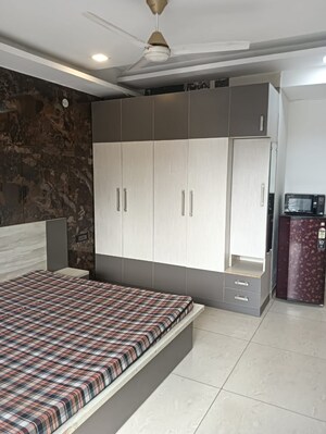 Bedroom in 1 BHK Builder Floor at DLF Atria, Dlf Phase ii – for Rent