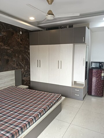 Bedroom in 1 BHK Builder Floor at DLF Atria, Dlf Phase ii – for Rent