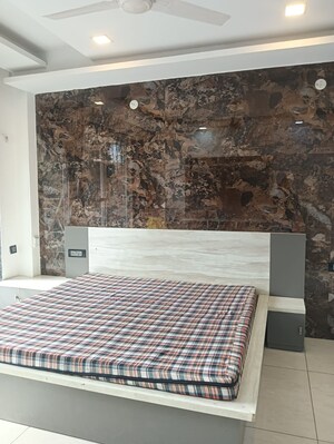 Bedroom in 1 BHK Builder Floor at DLF Atria, Dlf Phase ii – for Rent