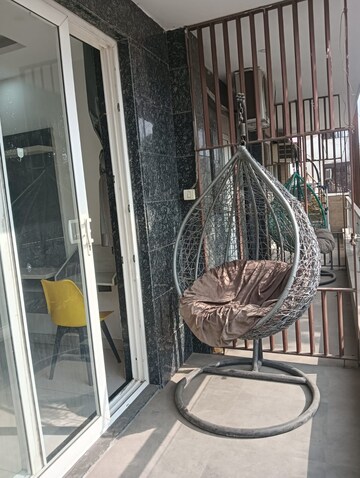 Balcony in 1 BHK Builder Floor at DLF Atria, Dlf Phase ii – for Rent