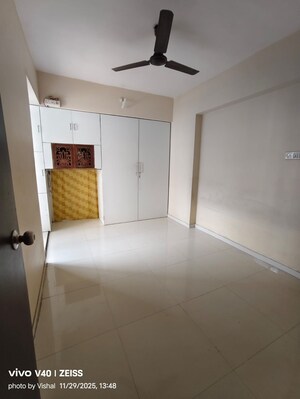 Room in 2 BHK Apartment at Shree Vrushti, Ghodbunder Road – for Rent