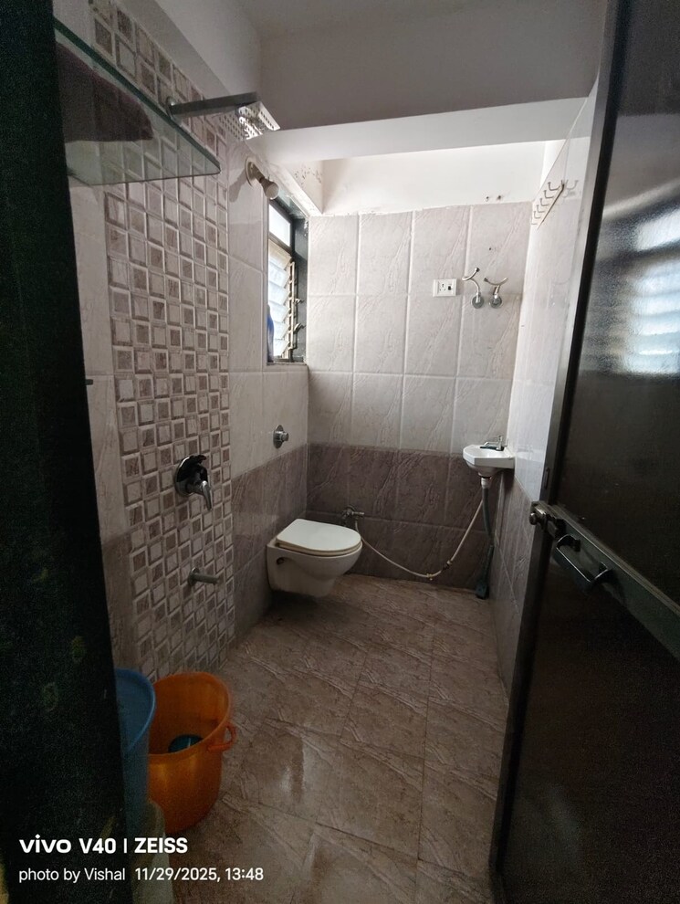 Bathroom, shree-vrushti 2 Bedroom 700 Sq.Ft. Apartment In Ghodbunder Road Thane 9588650