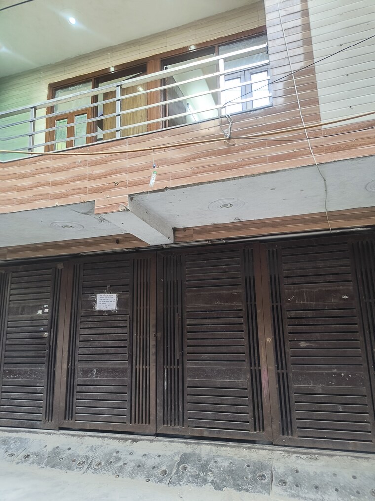 Exterior View, dwarka mor 3 Bedroom 115 Sq.Yd. Builder Floor In Dwarka Mor Delhi 9588671