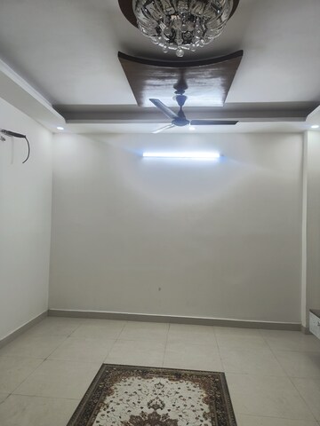 Furnished Amenities in 3 BHK Builder Floor at Dwarka Mor – for Sale