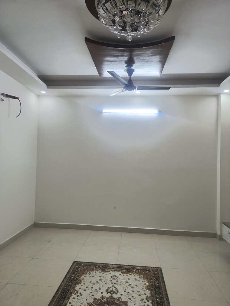 undefined, dwarka mor 3 Bedroom 115 Sq.Yd. Builder Floor In Dwarka Mor Delhi 9588671