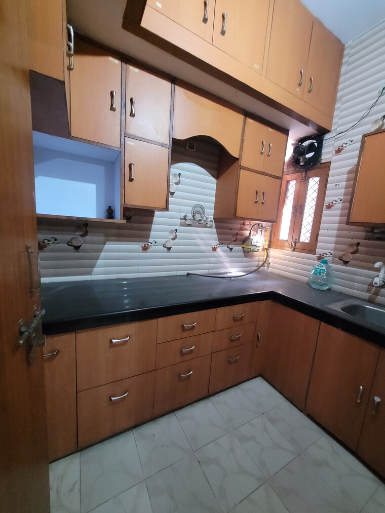 Kitchen, dilshad colony 2 Bedroom 850 Sq.Ft. Builder Floor In Dilshad Colony Delhi 9588699