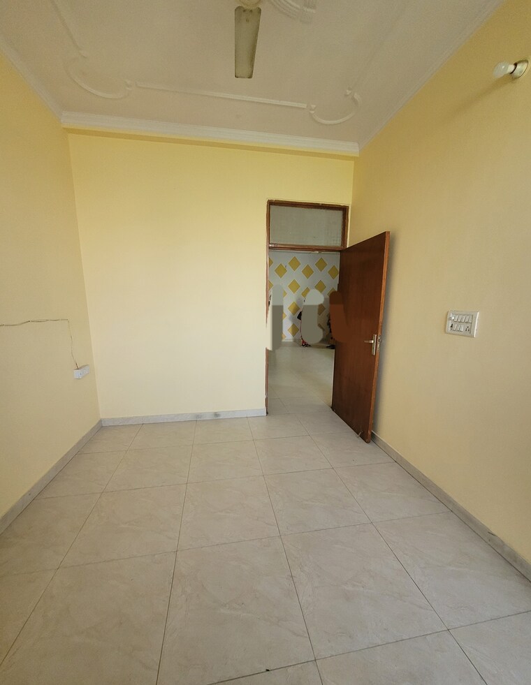 Room, dilshad colony 2 Bedroom 850 Sq.Ft. Builder Floor In Dilshad Colony Delhi 9588699