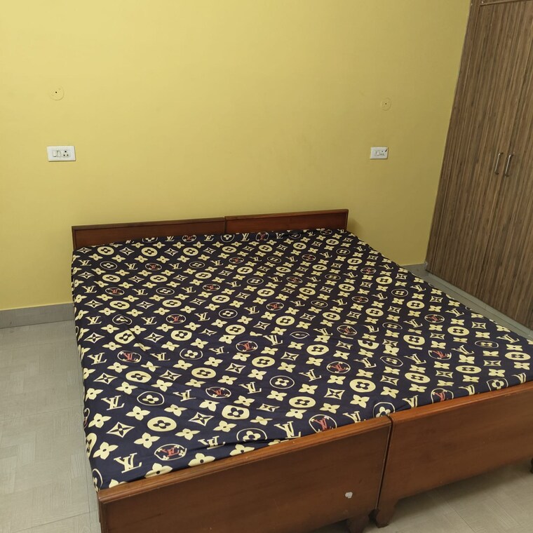 Room, gomti nagar Pg For Boys & Girls In Gomti Nagar 9588691