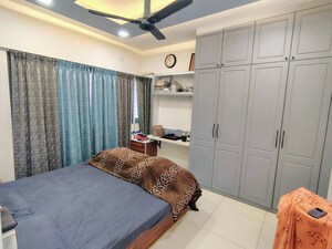 Bedroom in 2 BHK Apartment at Amanora Gold Towers, Hadapsar – for Sale