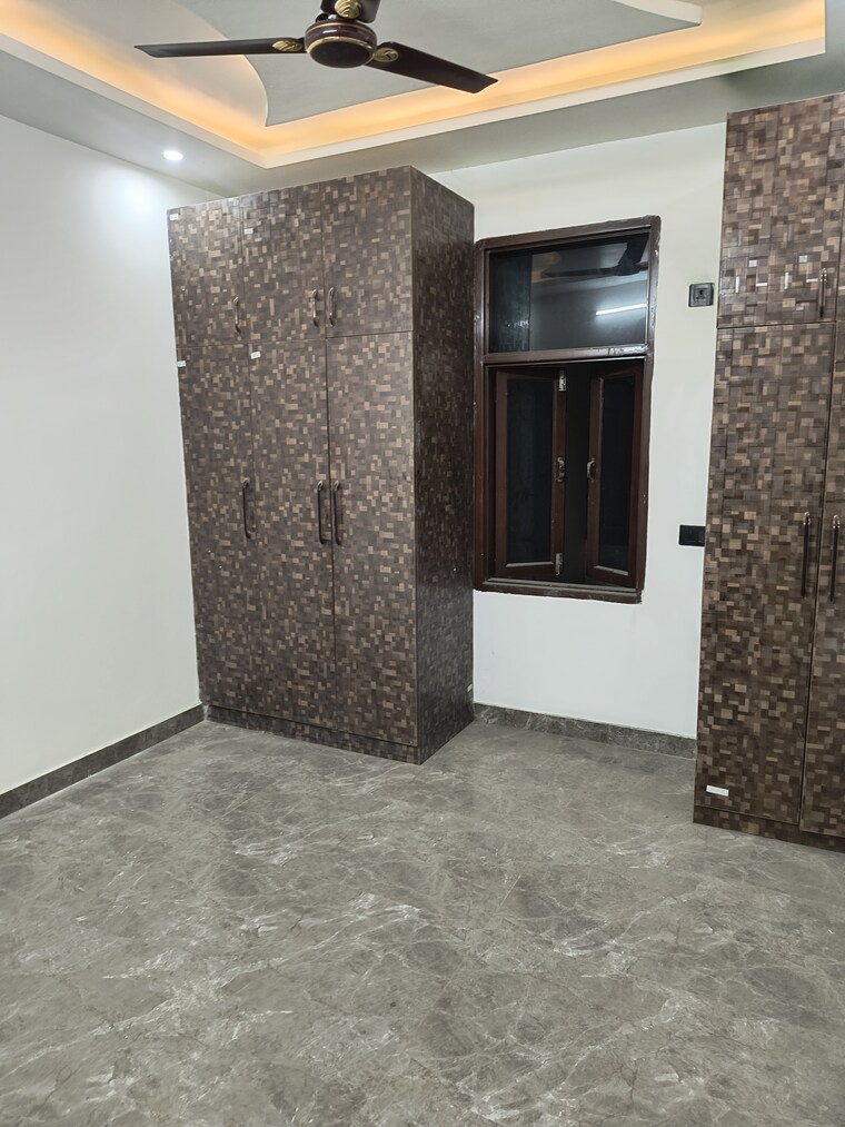 undefined, dwarka mor 3 Bedroom 100 Sq.Yd. Builder Floor In Dwarka Mor Delhi 9588796