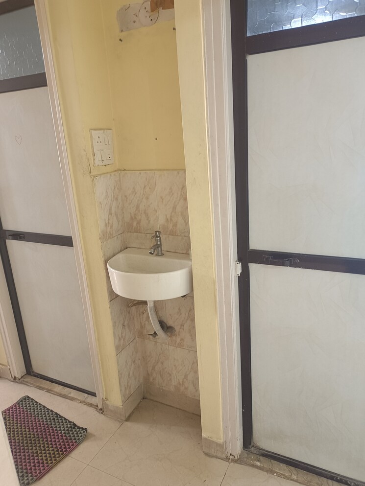 Bathroom, ravi-estate 1 Bedroom 482 Sq.Ft. Apartment In Pokhran Road No One Thane 9588697