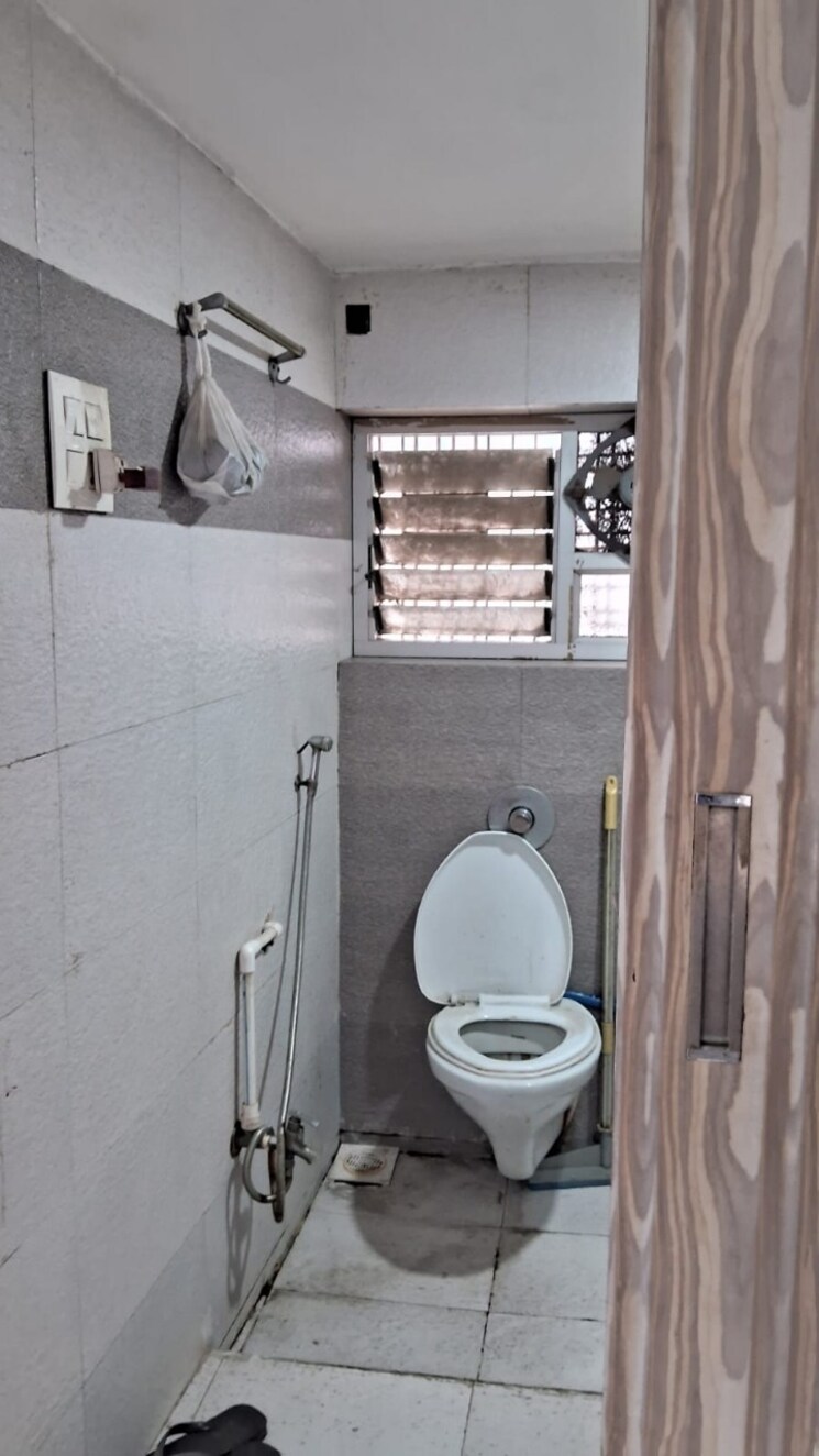 Bathroom, ratlam kothi 3 Bedroom 1650 Sq.Ft. Independent House In Ratlam Kothi Indore 9588763