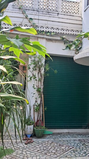 Parking in 3 BHK Independent House at Ratlam Kothi – for Sale