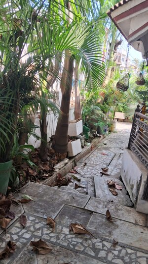 Parking in 3 BHK Independent House at Ratlam Kothi – for Sale