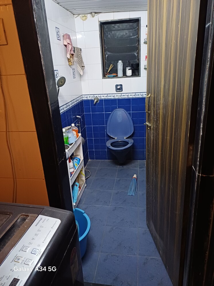 Bathroom, kopar khairane 3 Bedroom 900 Sq.Ft. Apartment In Kopar Khairane Navi Mumbai 9588845