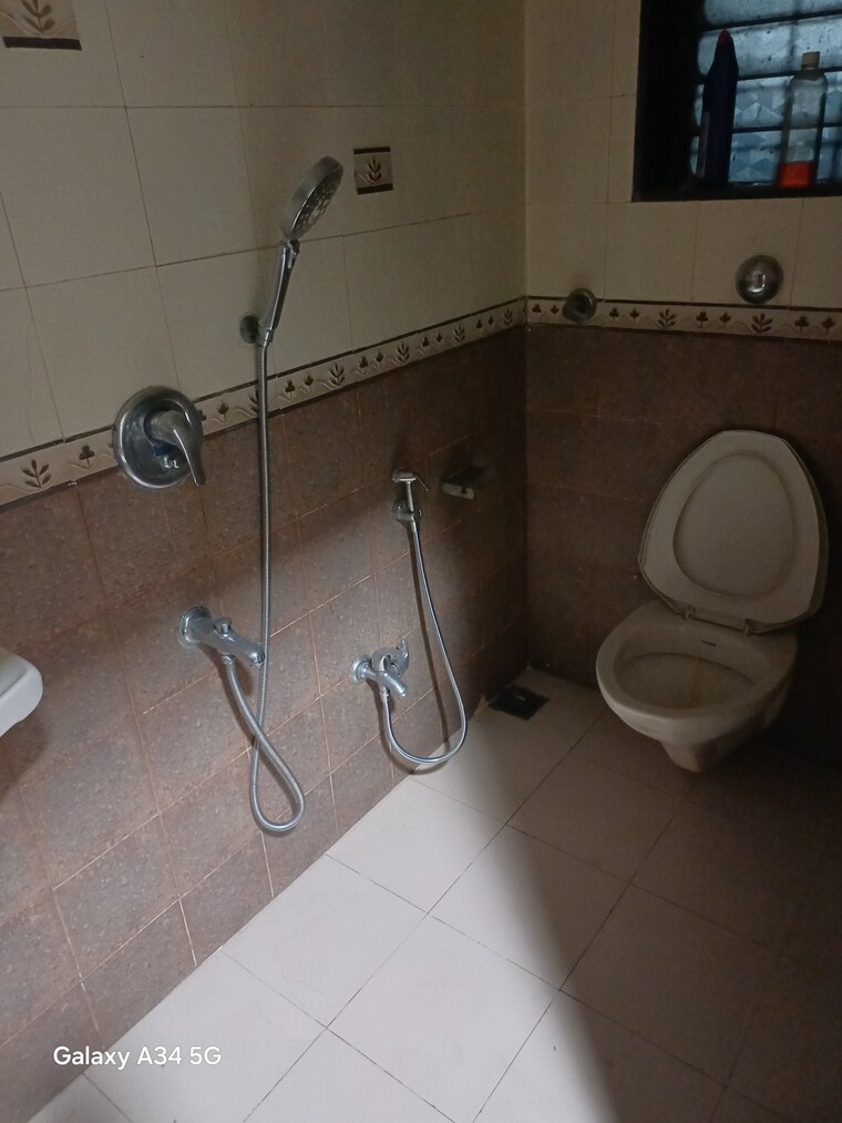 Bathroom, kopar khairane 3 Bedroom 900 Sq.Ft. Apartment In Kopar Khairane Navi Mumbai 9588845