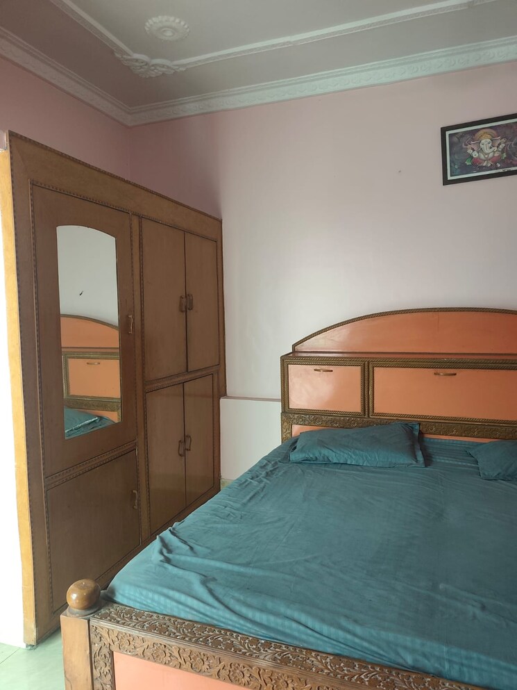 Room, gomti nagar Pg For Boys & Girls In Gomti Nagar 9588870