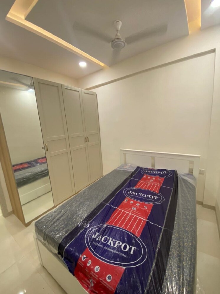 Bedroom, bandra west 1 Bedroom 500 Sq.Ft. Apartment In Bandra West Mumbai 9588883