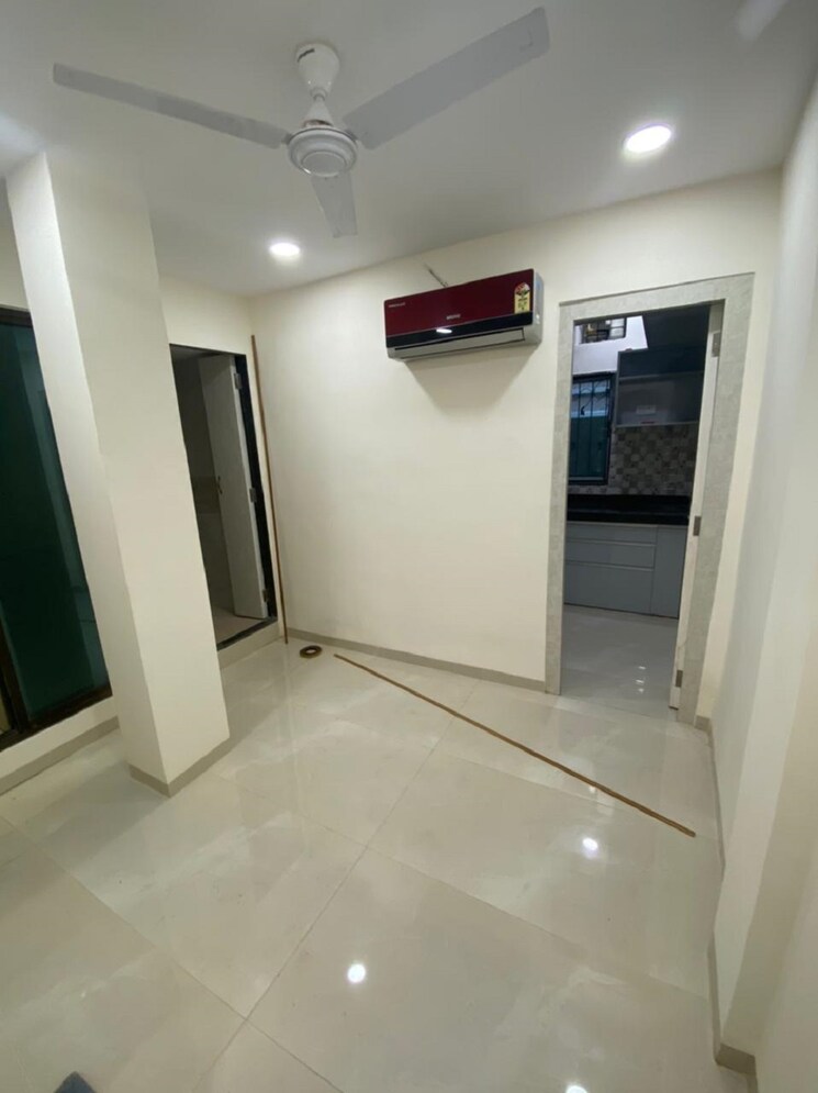 Room, bandra west 1 Bedroom 500 Sq.Ft. Apartment In Bandra West Mumbai 9588883