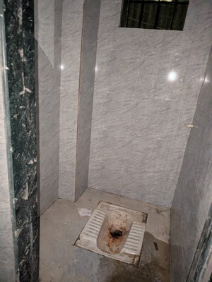 Bathroom in 1 BHK Apartment at Ghatkopar East – for Rent