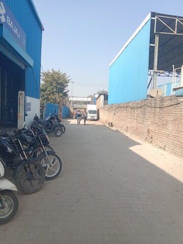 Parking in 2 BHK Builder Floor at RWA Apartments Sector 15, Sector 15 – for Rent