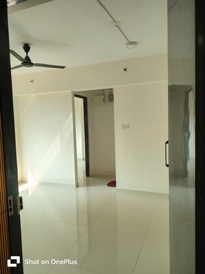 Bedroom in 1 BHK Apartment at Highland Pearl, Thane West – for Rent