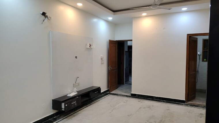Room, janakpuri 3 Bedroom 225 Sq.Yd. Builder Floor In Janakpuri Delhi 9588934