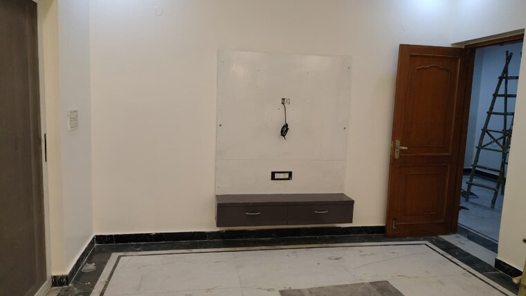 Room, janakpuri 3 Bedroom 225 Sq.Yd. Builder Floor In Janakpuri Delhi 9588934