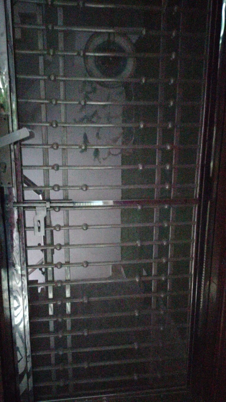 undefined, janakpuri 3 Bedroom 225 Sq.Yd. Builder Floor In Janakpuri Delhi 9588934