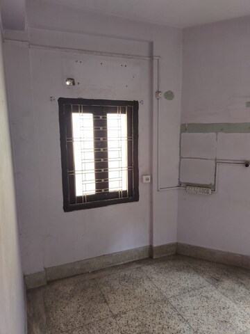 Room in 3 BHK Apartment at Phoolbagan – for Sale