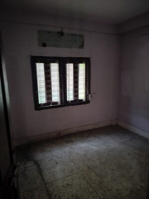 Room in 3 BHK Apartment at Phoolbagan – for Sale