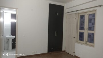 Room in 3 BHK Apartment at Gulmohur Garden, Raj Nagar Extension – for Rent